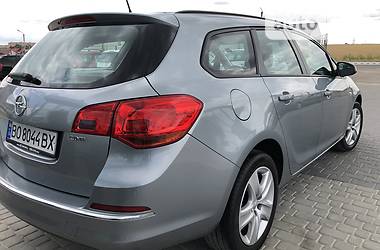 Універсал Opel Astra 2013 в 