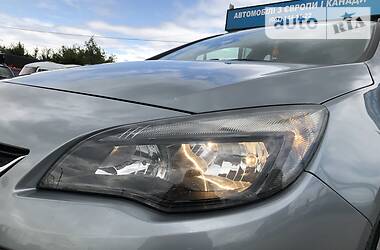 Універсал Opel Astra 2013 в 