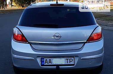 Хэтчбек Opel Astra 2006 в Прилуках