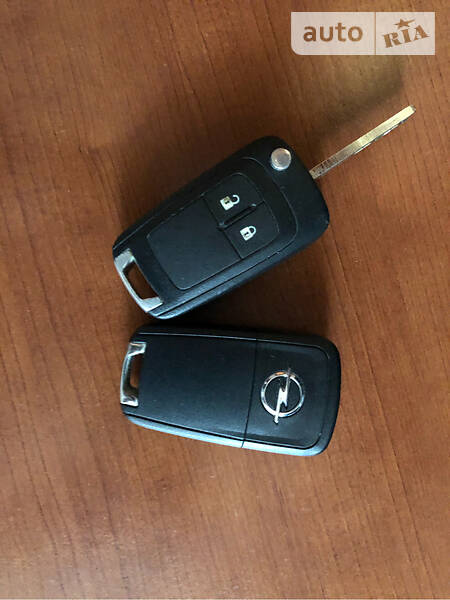 Універсал Opel Astra 2011 в Мукачевому