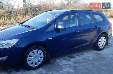 Универсал Opel Astra 2012 в Луцке