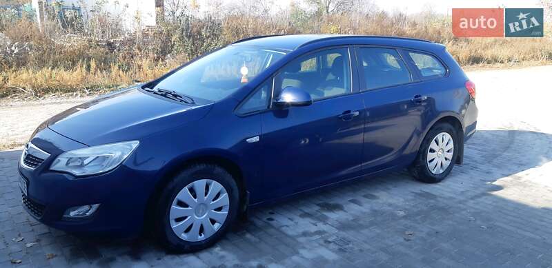 Opel Astra 2012