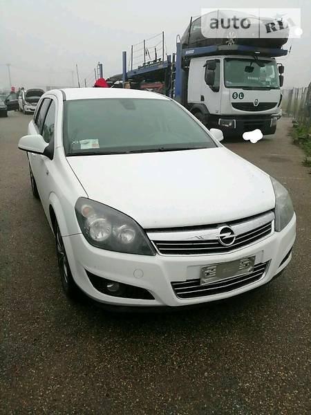 Универсал Opel Astra 2010 в Луцке