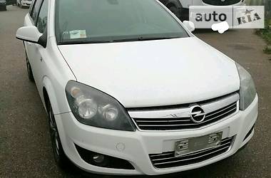 Универсал Opel Astra 2010 в Луцке