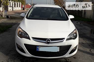 Універсал Opel Astra 2014 в Ужгороді