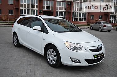 Opel Astra 2012