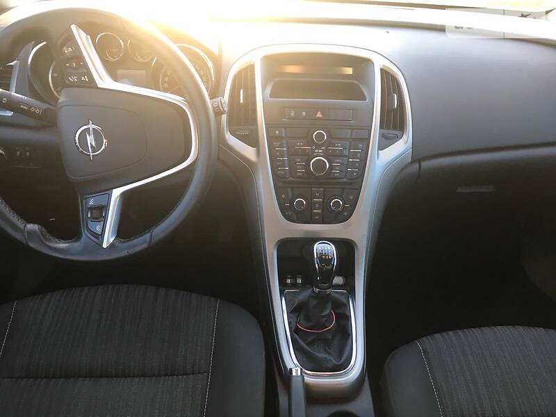 Універсал Opel Astra 2011 в Львові фото 4 Універсал Opel Astra 2011 в Львові