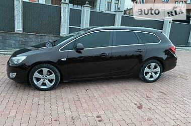 Универсал Opel Astra 2012 в Черновцах