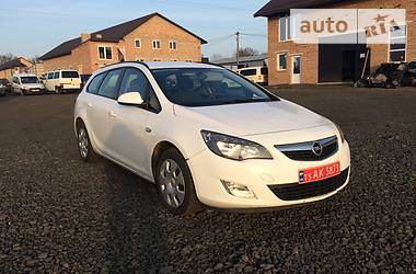 Opel Astra 2012