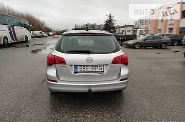 Универсал Opel Astra 2011 в Ровно