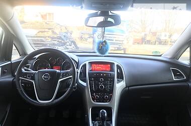 Універсал Opel Astra 2011 в Тернополі