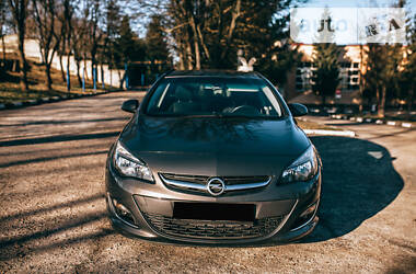 Универсал Opel Astra 2013 в Львове