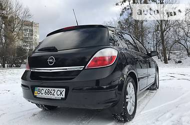 Хетчбек Opel Astra 2005 в 