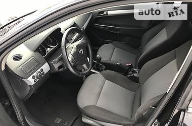 Хетчбек Opel Astra 2005 в 
