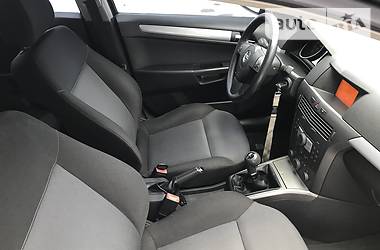 Хетчбек Opel Astra 2005 в 