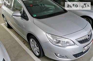 Универсал Opel Astra 2011 в Киеве