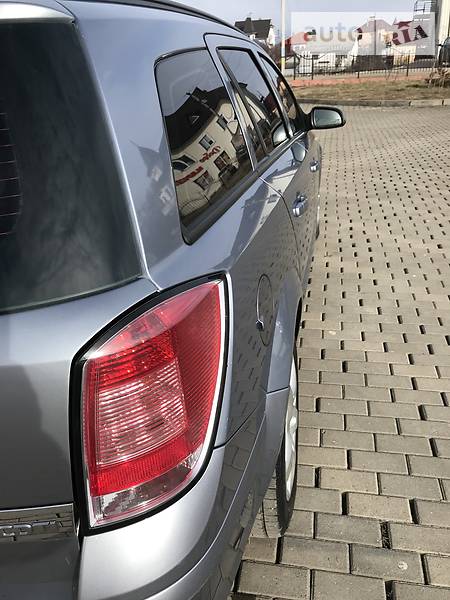 Універсал Opel Astra 2007 в Чернівцях