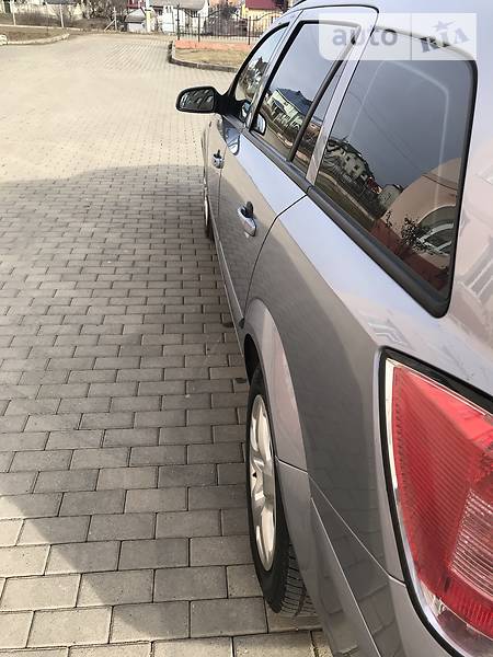 Універсал Opel Astra 2007 в Чернівцях