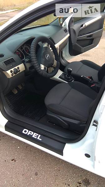 Универсал Opel Astra 2008 в Скадовске