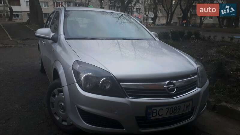 Хетчбек Opel Astra 2012 в Новому Розділі