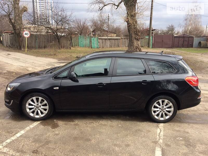 Універсал Opel Astra 2013 в Києві