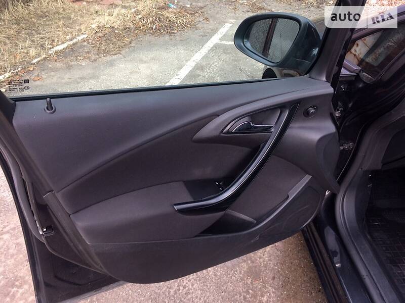 Універсал Opel Astra 2013 в Києві