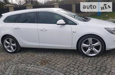 Универсал Opel Astra 2012 в Калуше