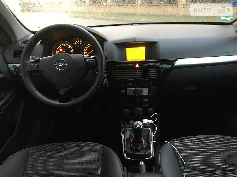Універсал Opel Astra 2008 в Луцьку
