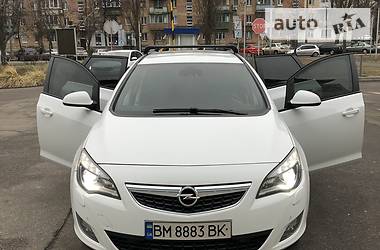 Універсал Opel Astra 2011 в Києві