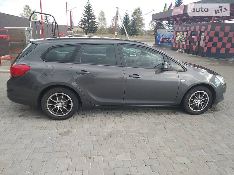 Универсал Opel Astra 2011 в Коломые