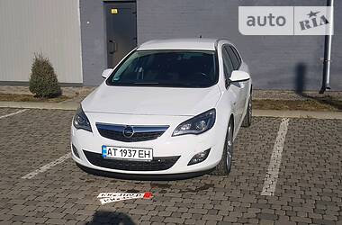 Универсал Opel Astra 2012 в Калуше