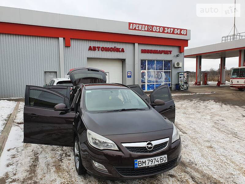 Універсал Opel Astra 2012 в 