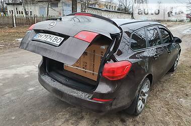 Універсал Opel Astra 2012 в 