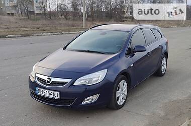 Универсал Opel Astra 2011 в Овидиополе