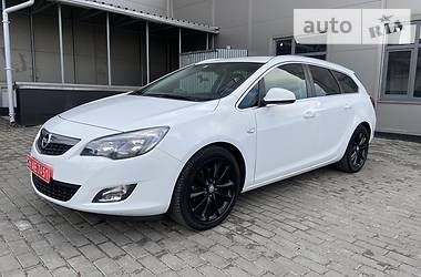 Opel Astra 2011 Opel Astra 2011