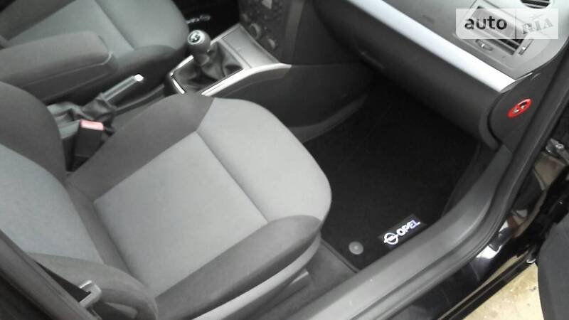 Універсал Opel Astra 2005 в Луцьку
