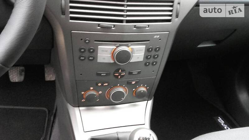 Універсал Opel Astra 2005 в Луцьку