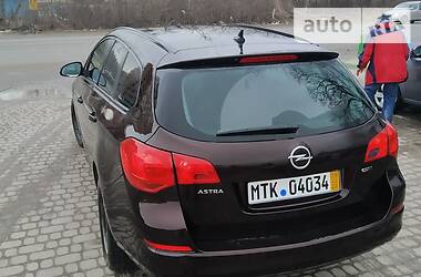 Універсал Opel Astra 2011 в 