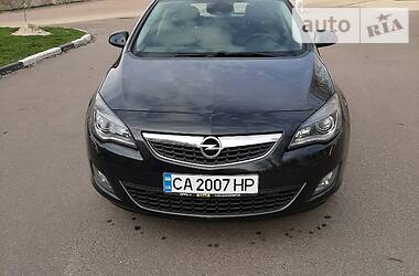 Универсал Opel Astra 2012 в 