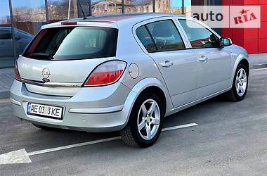 Хэтчбек Opel Astra 2006 в Днепре