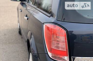 Універсал Opel Astra 2009 в 
