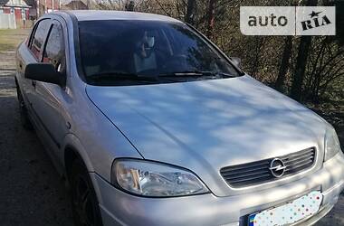 Седан Opel Astra 2004 в 
