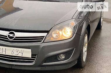 Opel Astra 2010 Opel Astra 2010