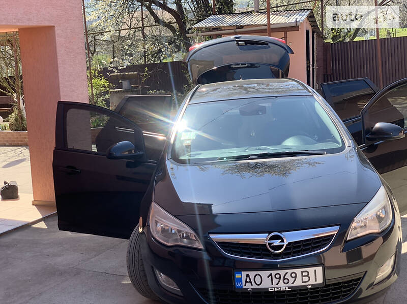 Універсал Opel Astra 2012 в Хусті фото 14 Універсал Opel Astra 2012 в Хусті