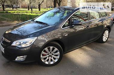 Opel Astra 2012