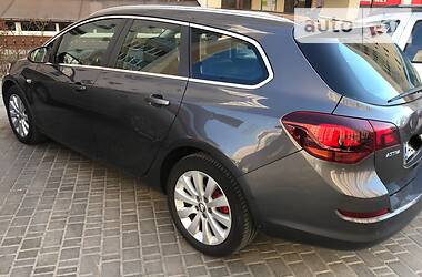 Універсал Opel Astra 2012 в 
