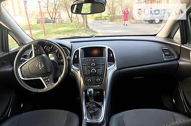 Універсал Opel Astra 2012 в 