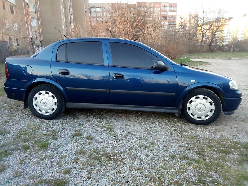 Седан Opel Astra 2005 в Ивано-Франковске