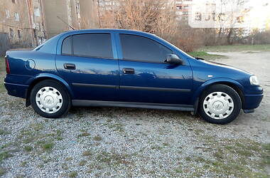 Седан Opel Astra 2005 в 
