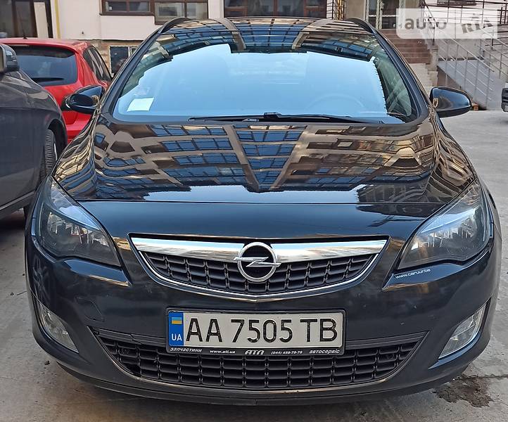 Універсал Opel Astra 2012 в 